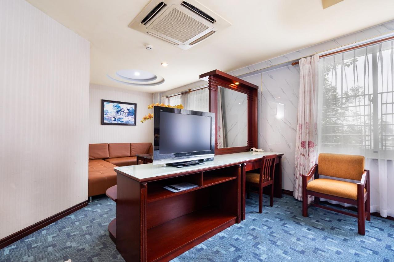 Lucasta Saigon Hotel Ho Şi Min Exterior foto